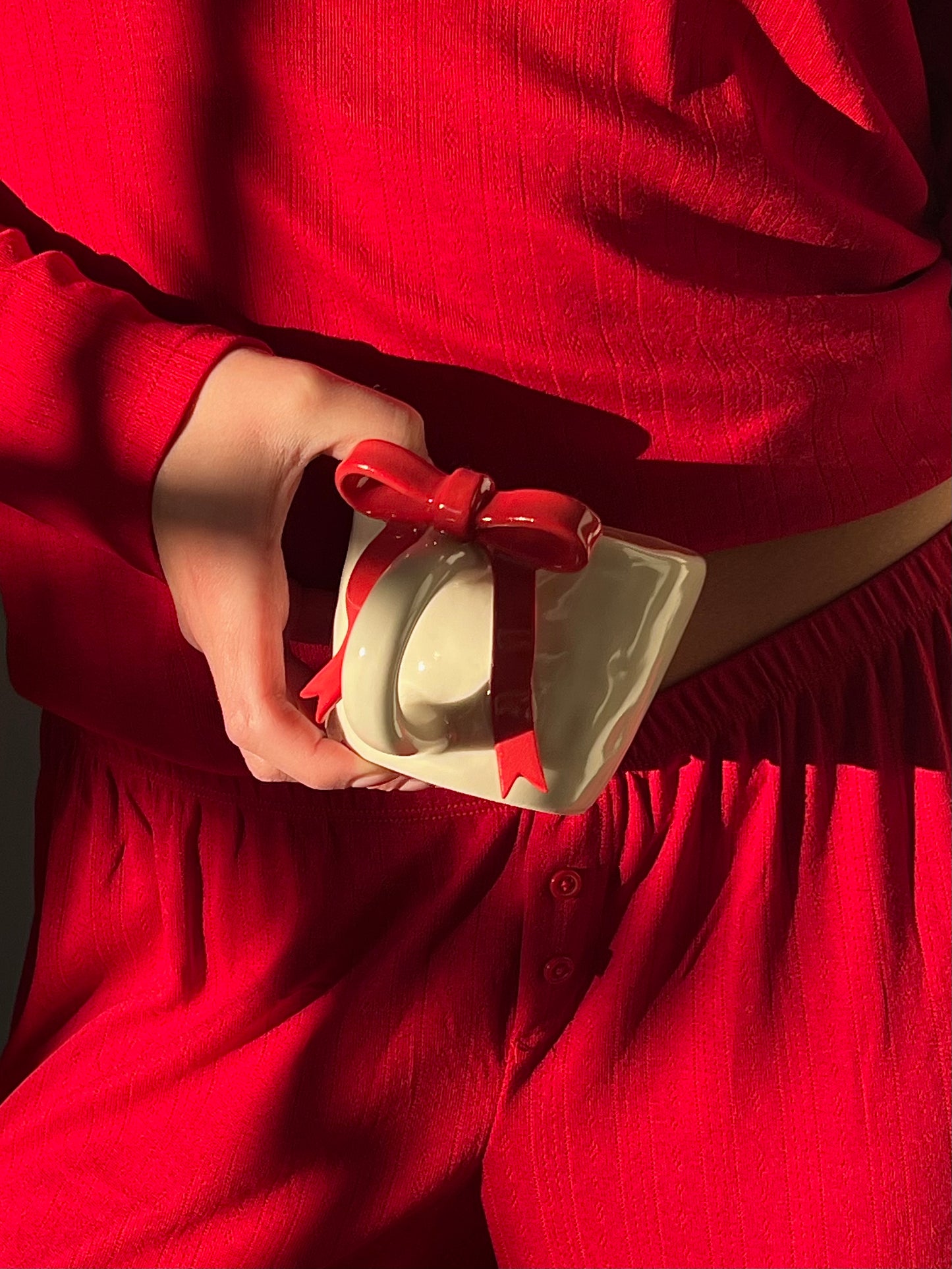 red bow mug